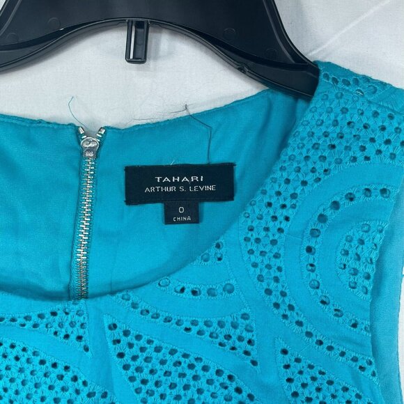 Tahari Dress Womens size 0 Blue Sleeveless Eyelet Embroidered Lined Sheath - Picture 3 of 7